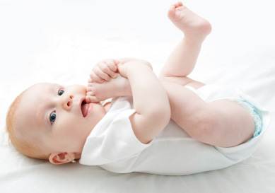 baby_grabbing_feet